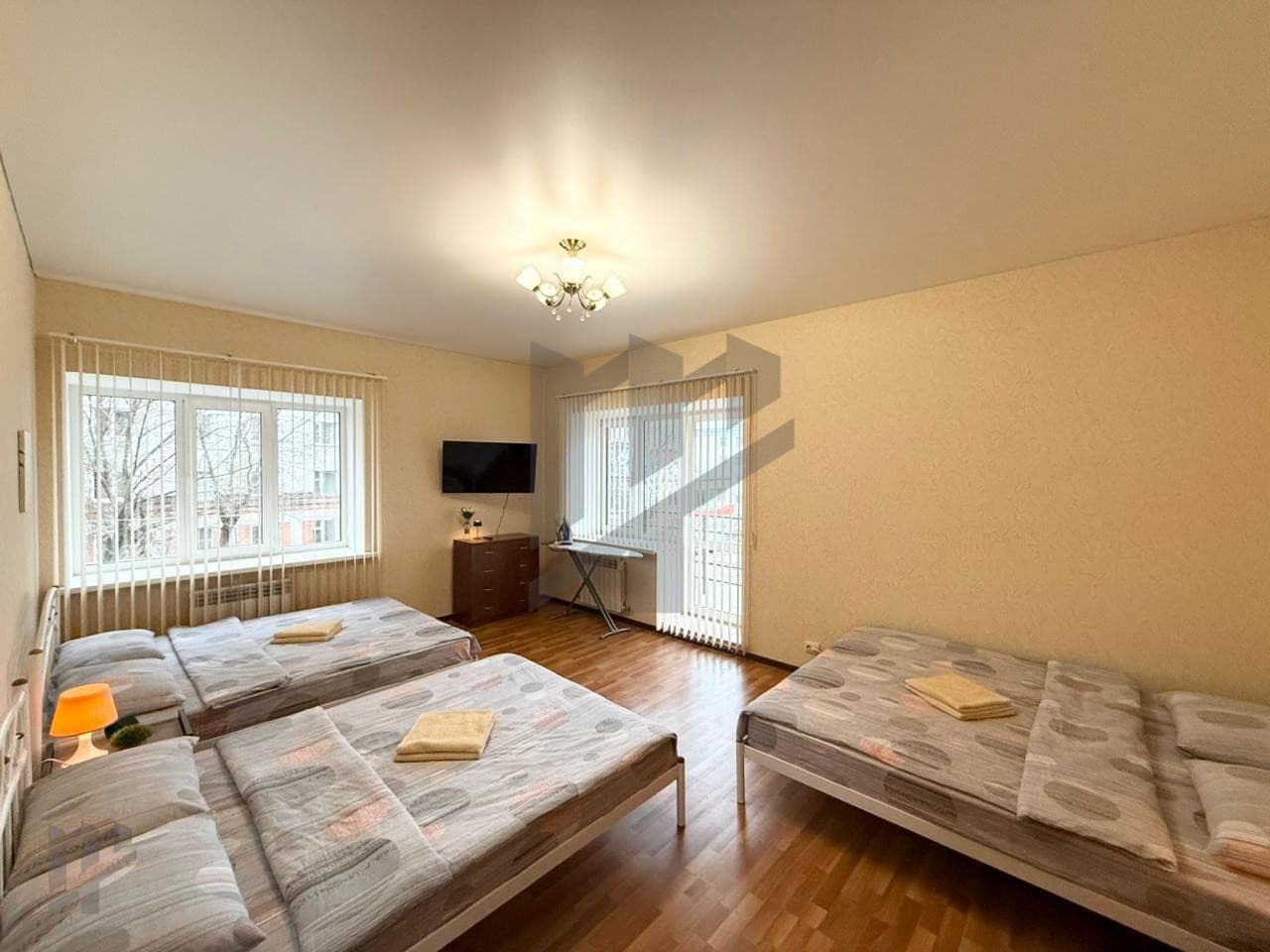 Просторная двушка у Площади Победы