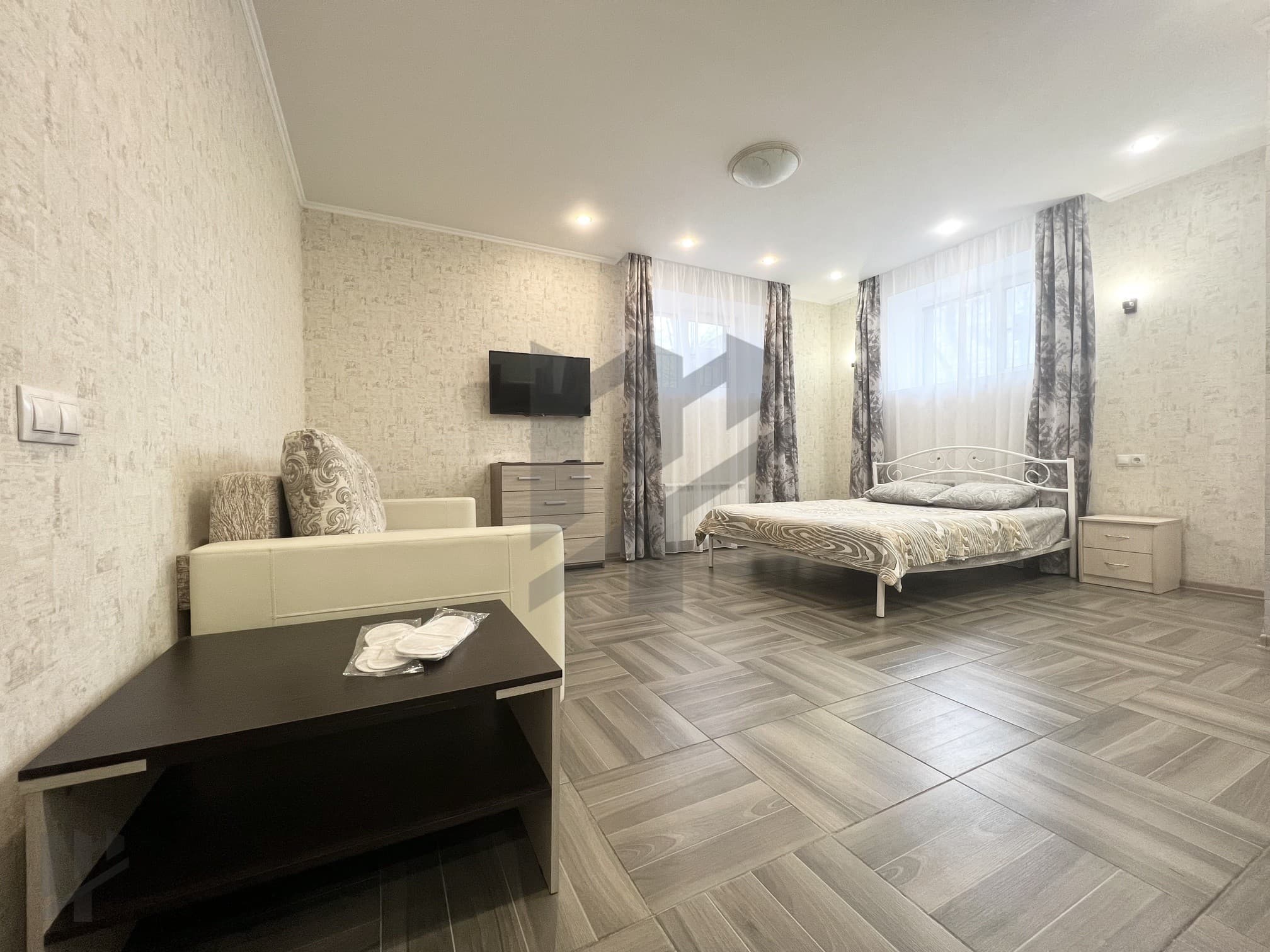 Студия на цокольном этаже